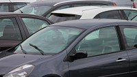 parkoviště autos-3291379 1280